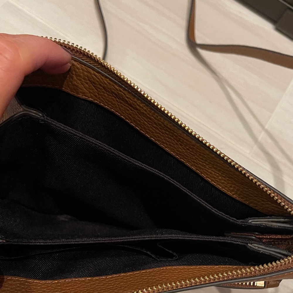 Vince Camuto Tan Leather Crossbody Bag - Picture 3 of 4